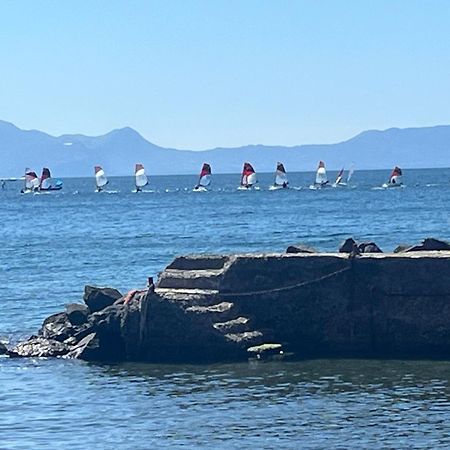 La Casetta Con La Spiaggia Napoli Bagian luar foto